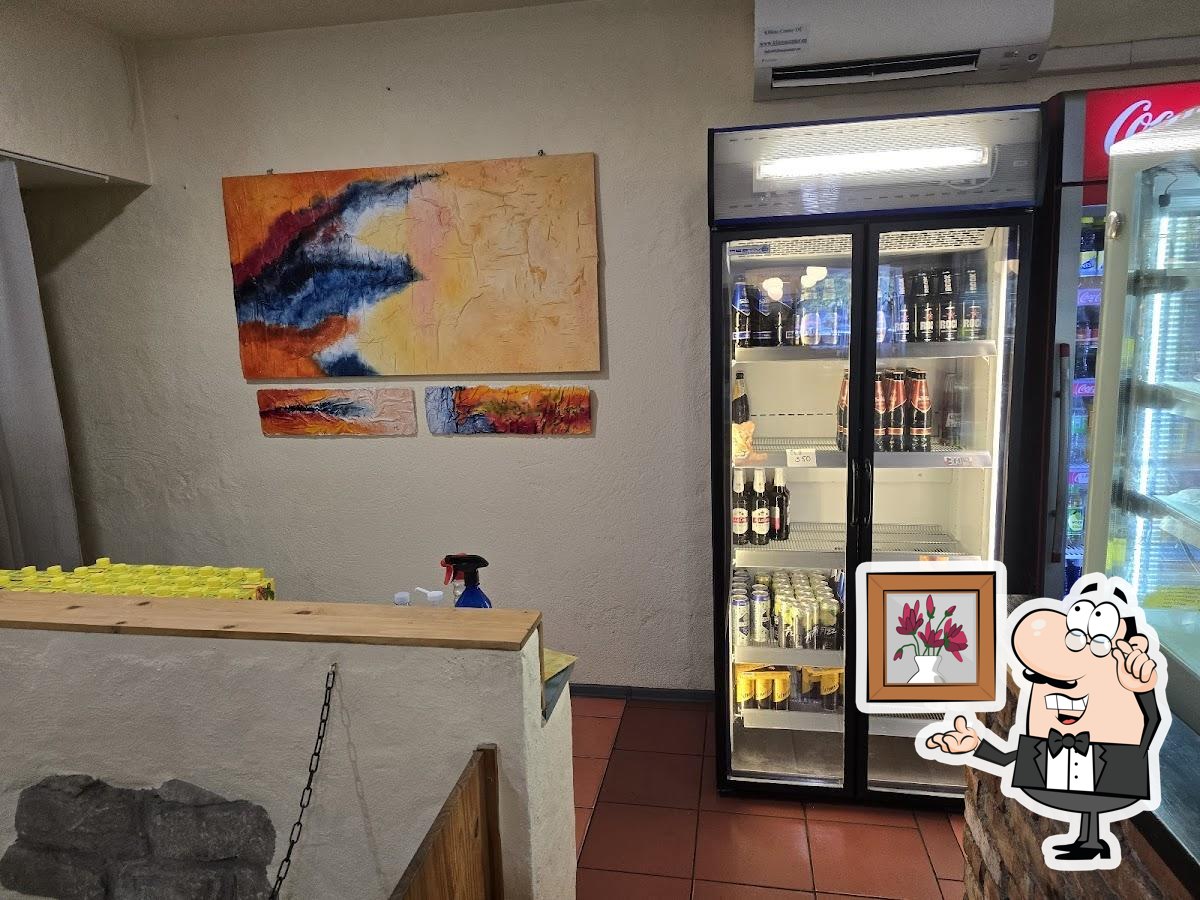 Интерьер "Gnome Bistro".