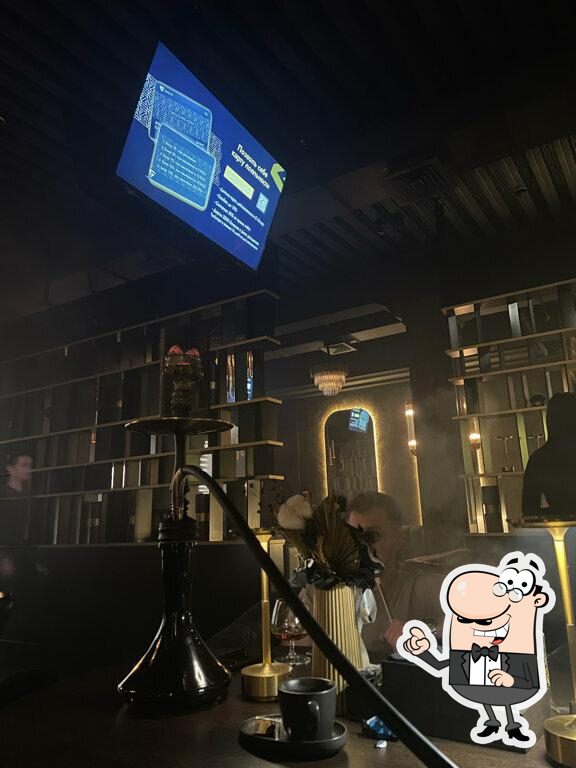 Забронируйте столик в "G Lounge".