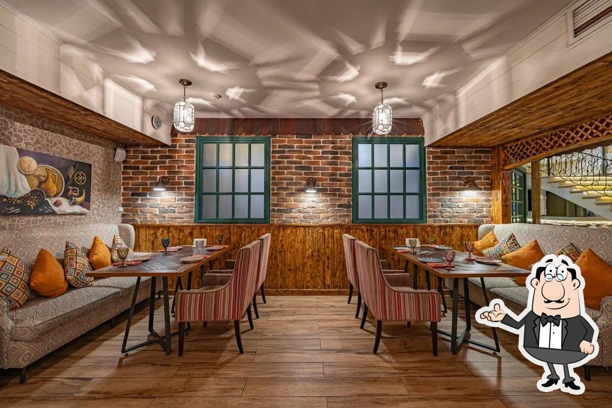 Посмотрите на внутренний интерьер "MiMi".