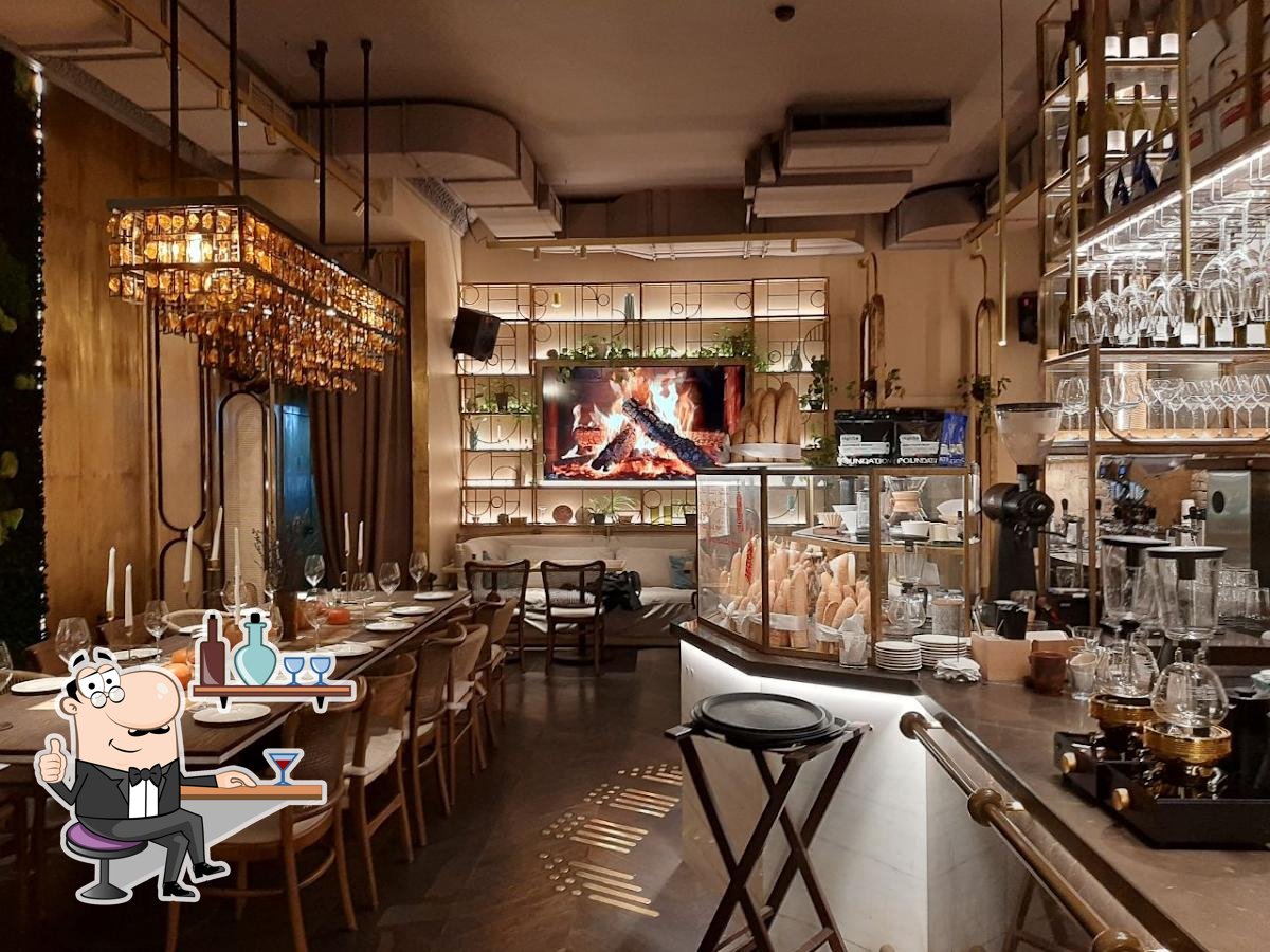 Интерьер "Café Central".