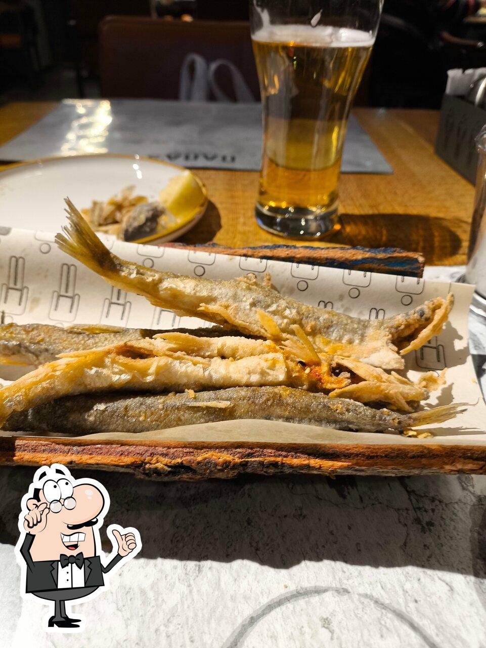 Посмотрите на внутренний интерьер "Папа's beer garage".