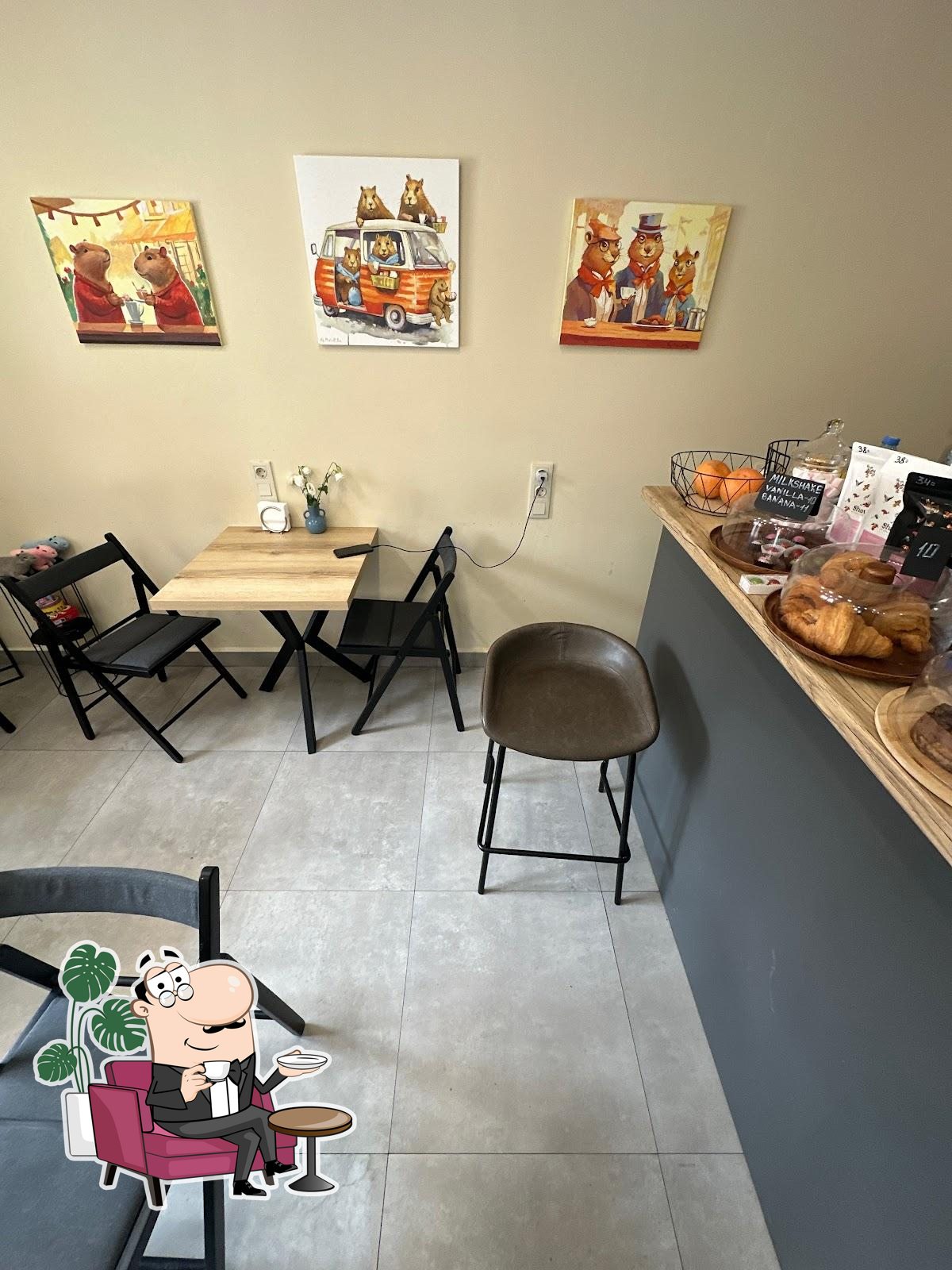 Интерьер "Capybara Coffee".