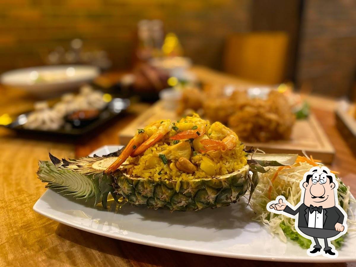 Посмотрите на внутренний интерьер "Picotin Brewhaus - Pattaya".