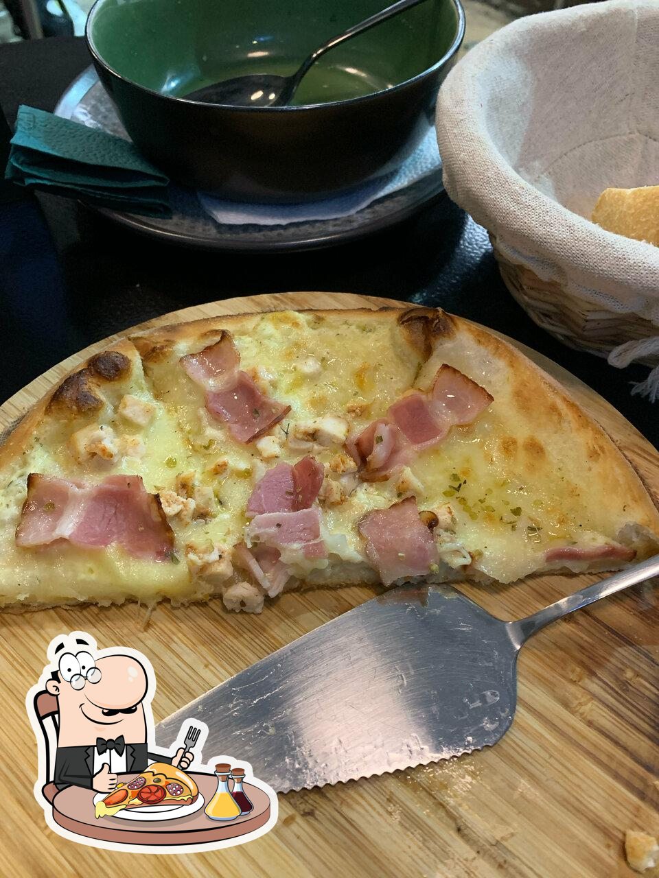 Попробуйте пиццу в "Eat-Eat Pizza".