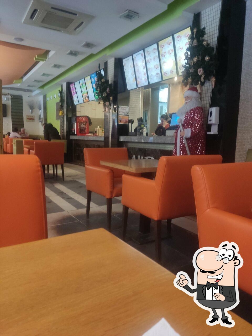 Посмотрите на внутренний интерьер "Али-Баба".