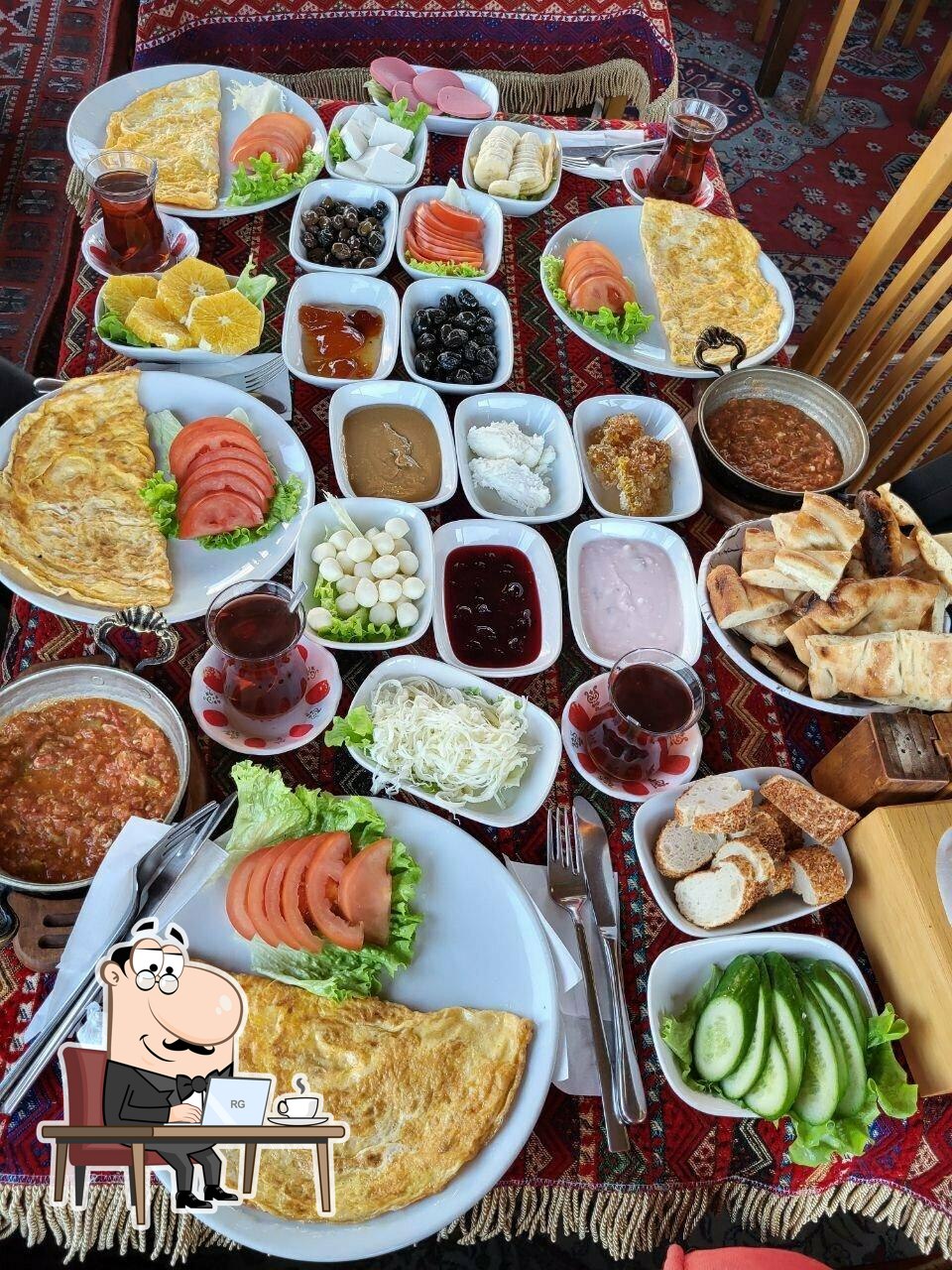Забронируйте столик в "My Terrace Cafe & Restaurant".