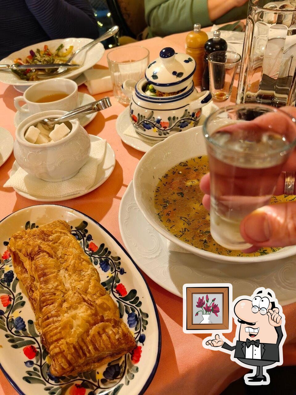 Забронируйте столик в "Усадьба".