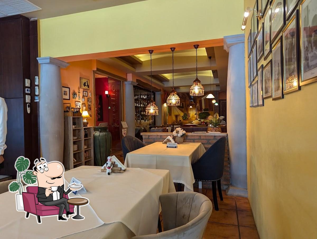 Забронируйте столик в "Fusillo Italian Restaurant".