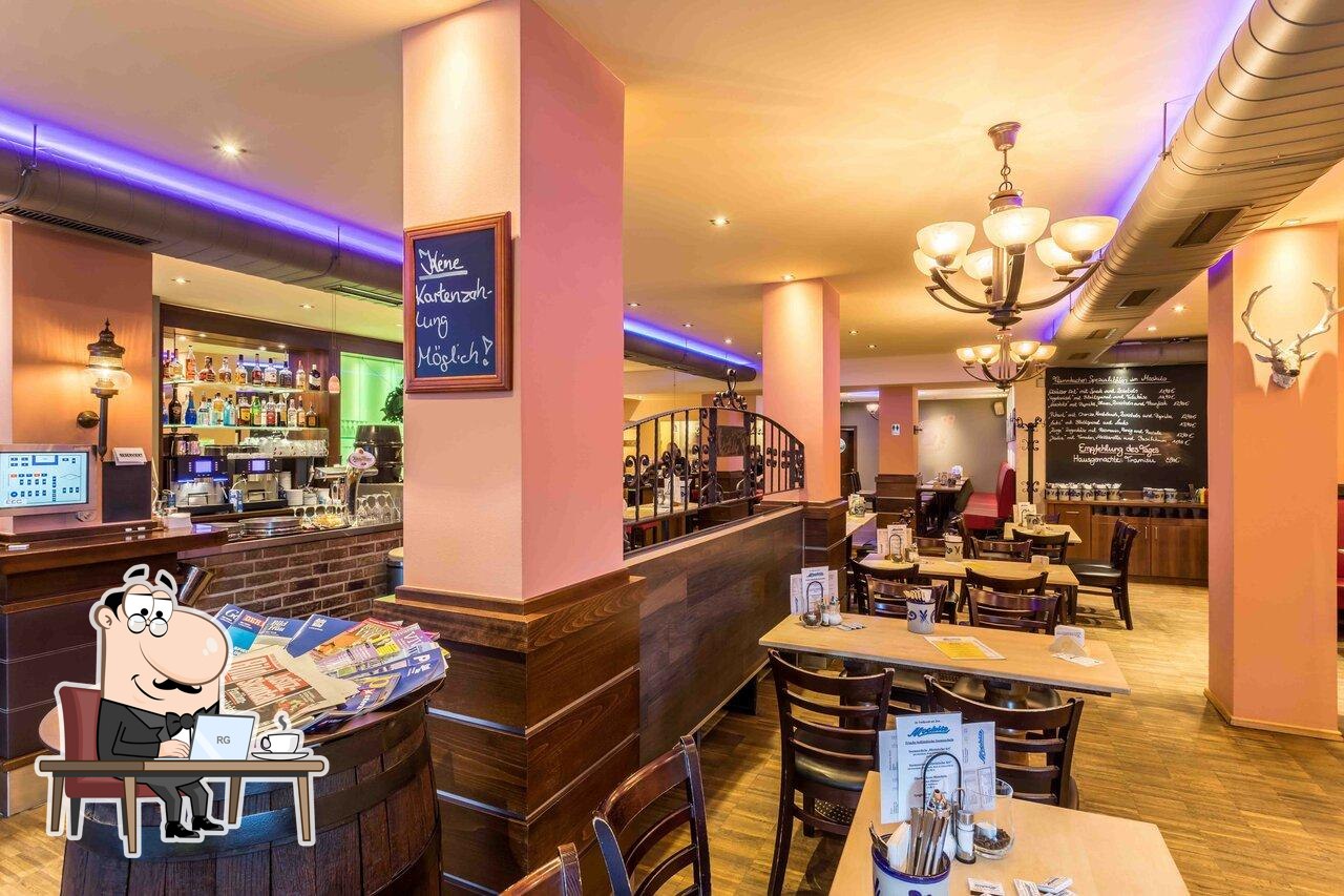 Посмотрите на внутренний интерьер ",Moskito“ Treffpunkt & Restaurant".