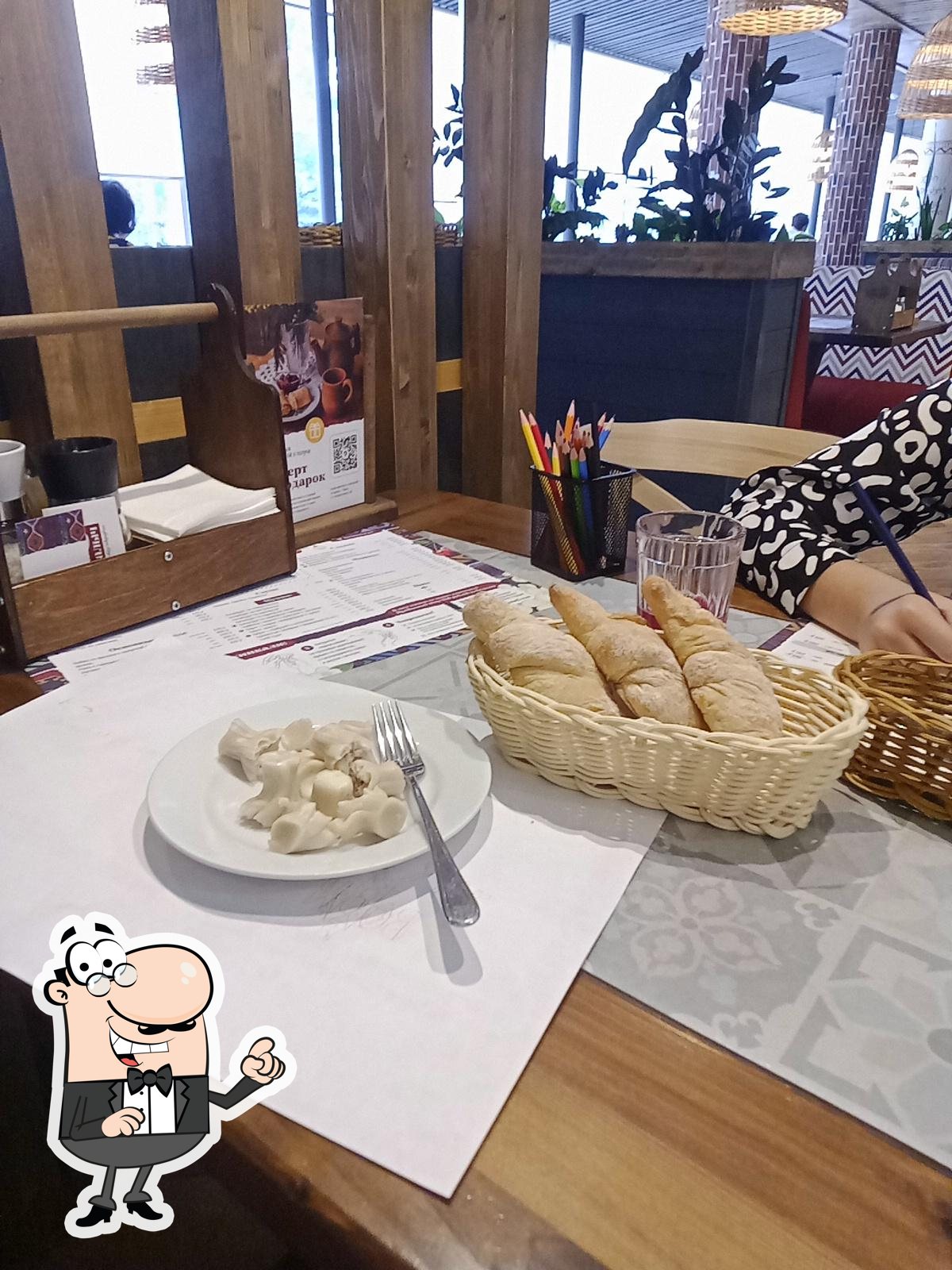 Забронируйте столик в "Старик Хинкалыч".