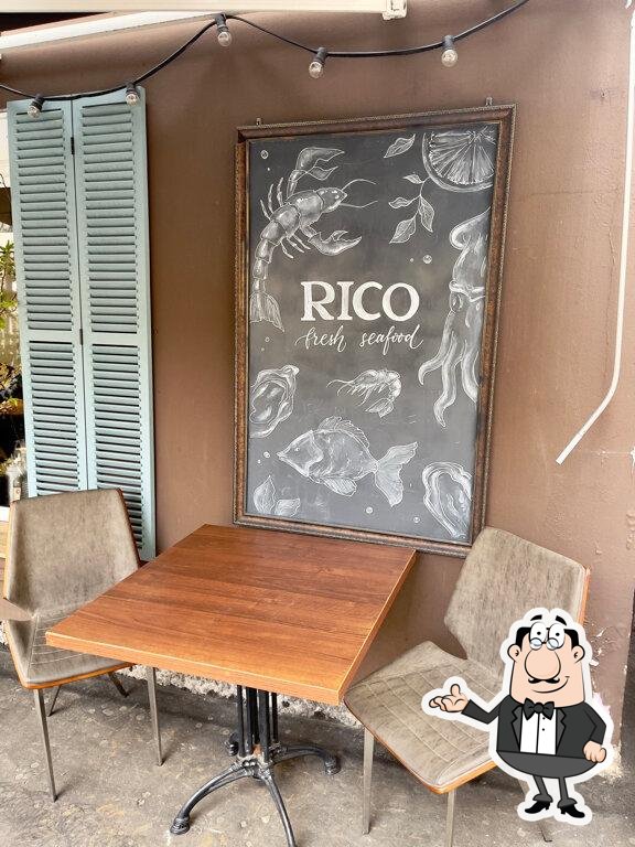 Посмотрите на внутренний интерьер "Rico".
