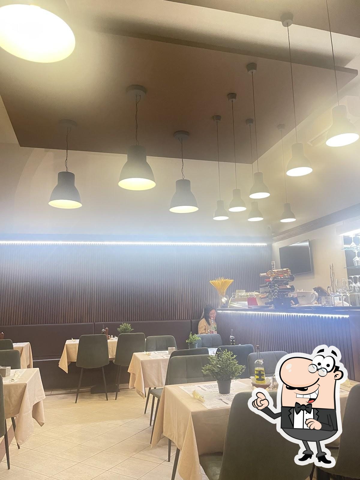 Забронируйте столик в "Colosseum Restaurant".