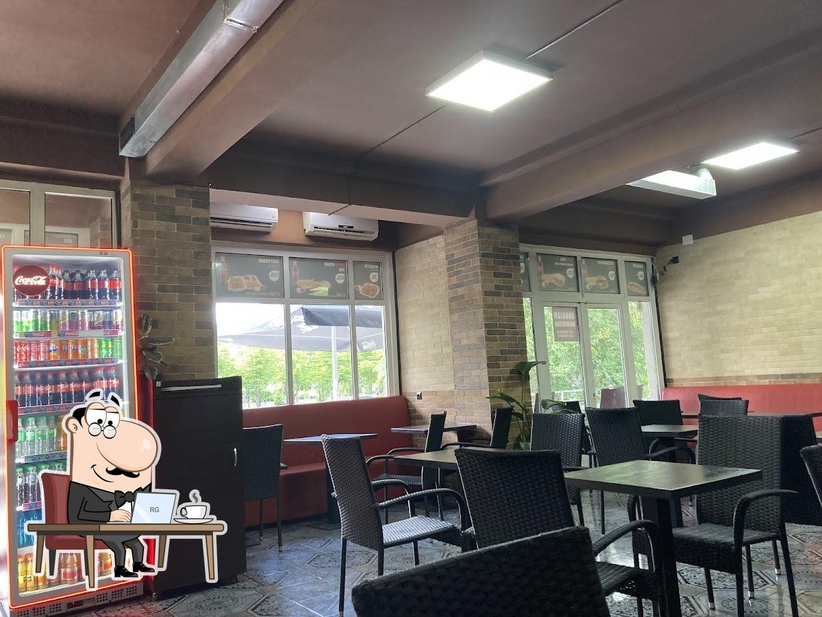 Забронируйте столик в "Fast Kebab".