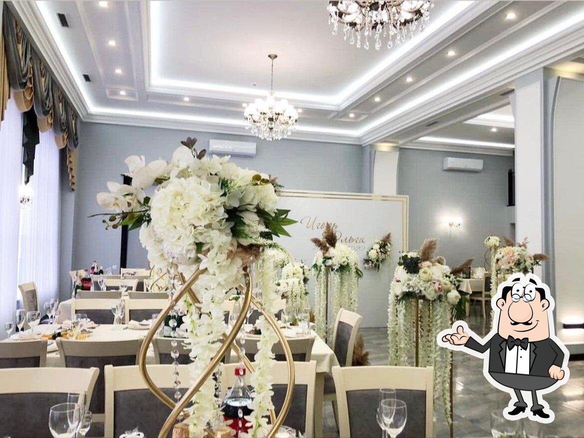 Забронируйте столик в "Nacional Restaurant".