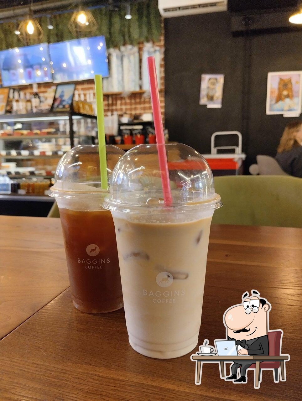 Интерьер "Baggins Coffee".