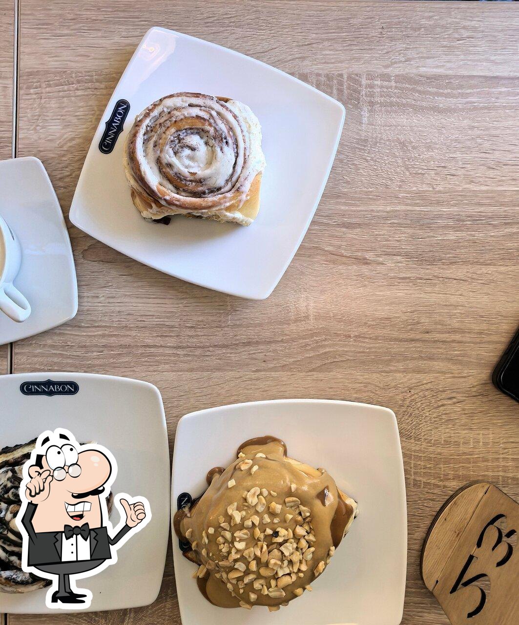 Посмотрите на внутренний интерьер "Cinnabon".