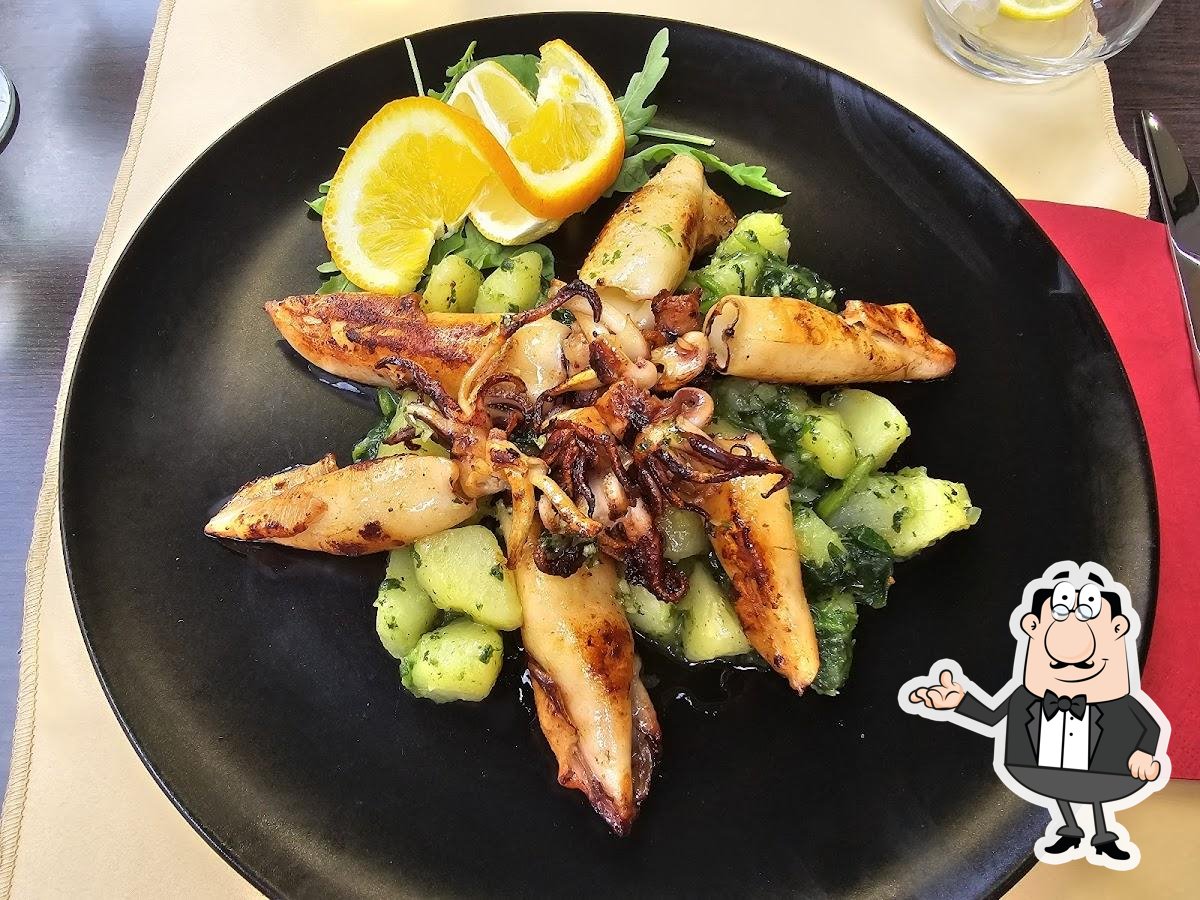 Посмотрите на внутренний интерьер "Restaurant "Mamma Mia" Porec".