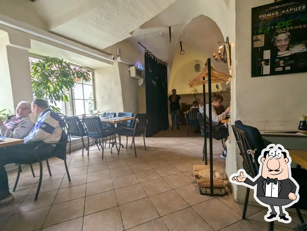 Забронируйте столик в "Odesa Restaurant".