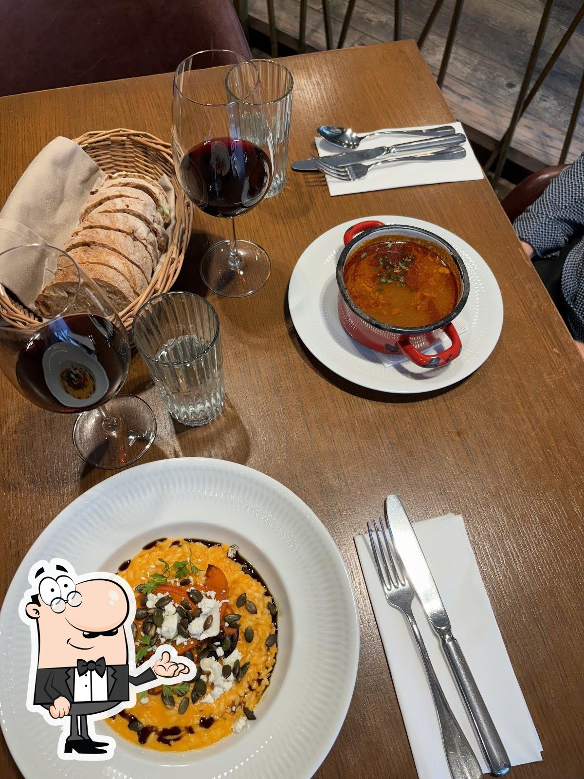 Интерьер "21 - Magyar Vendéglő - Hungarian bistro".
