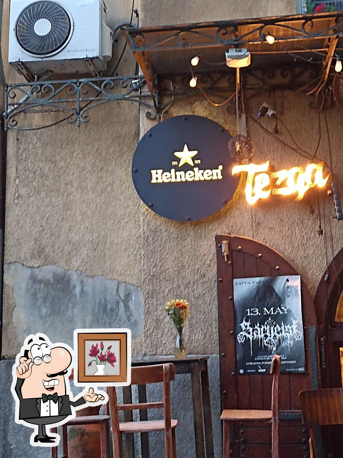 Посмотрите на внутренний интерьер "Tezga Bar Restaurant".