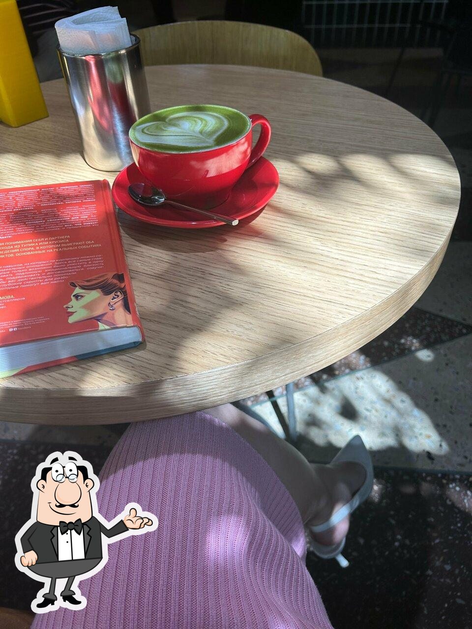 Забронируйте столик в "Falafel Cafe".