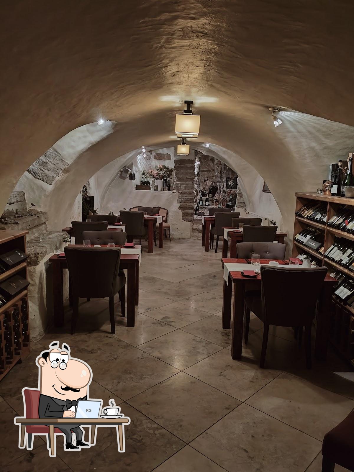 Интерьер "Restoran Spot".