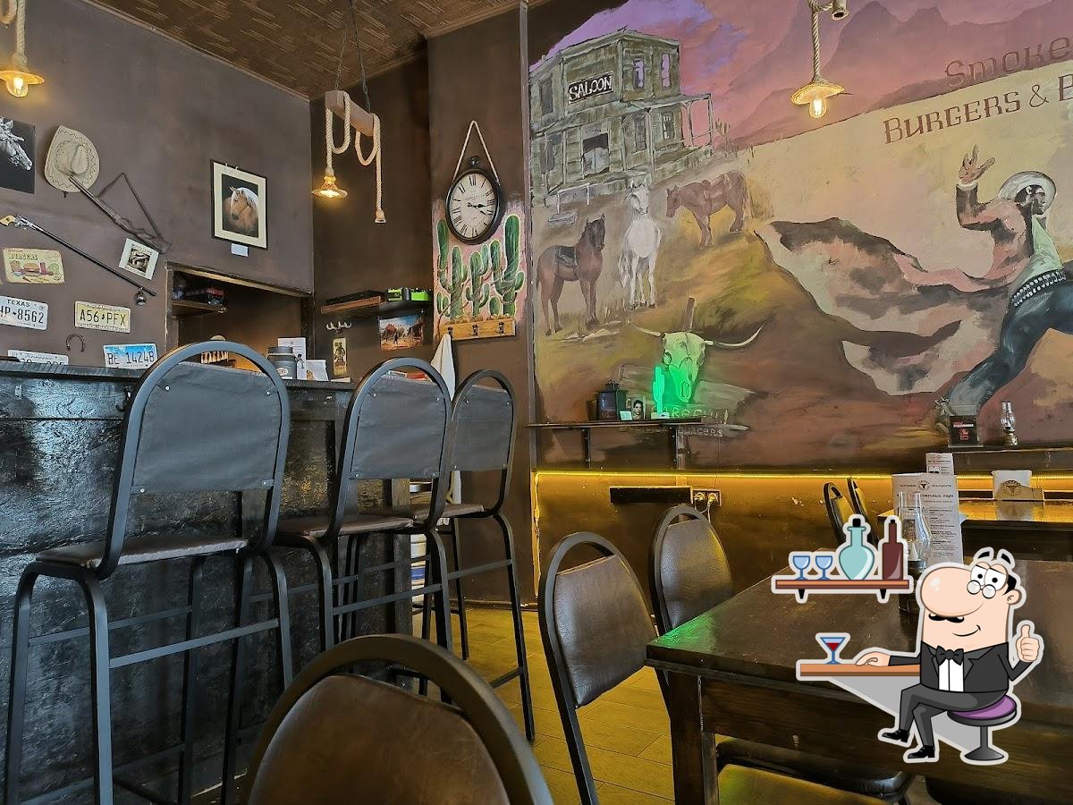 Интерьер "Smoke Burgers & Bar".