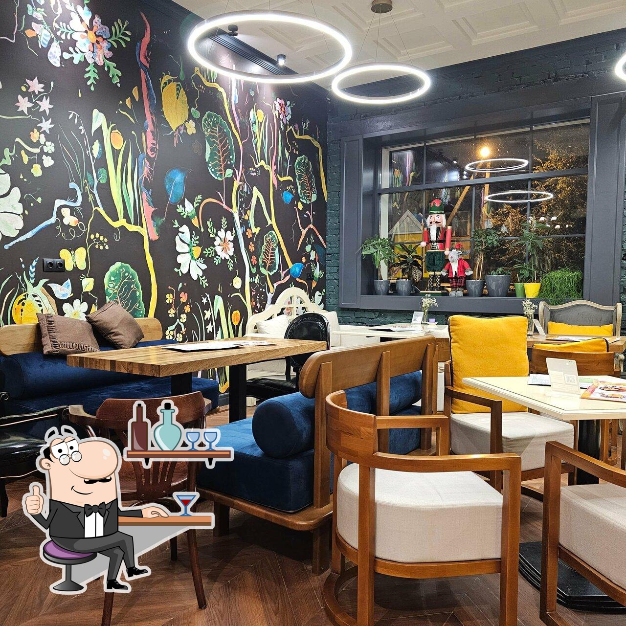 Интерьер "Colors cafe".