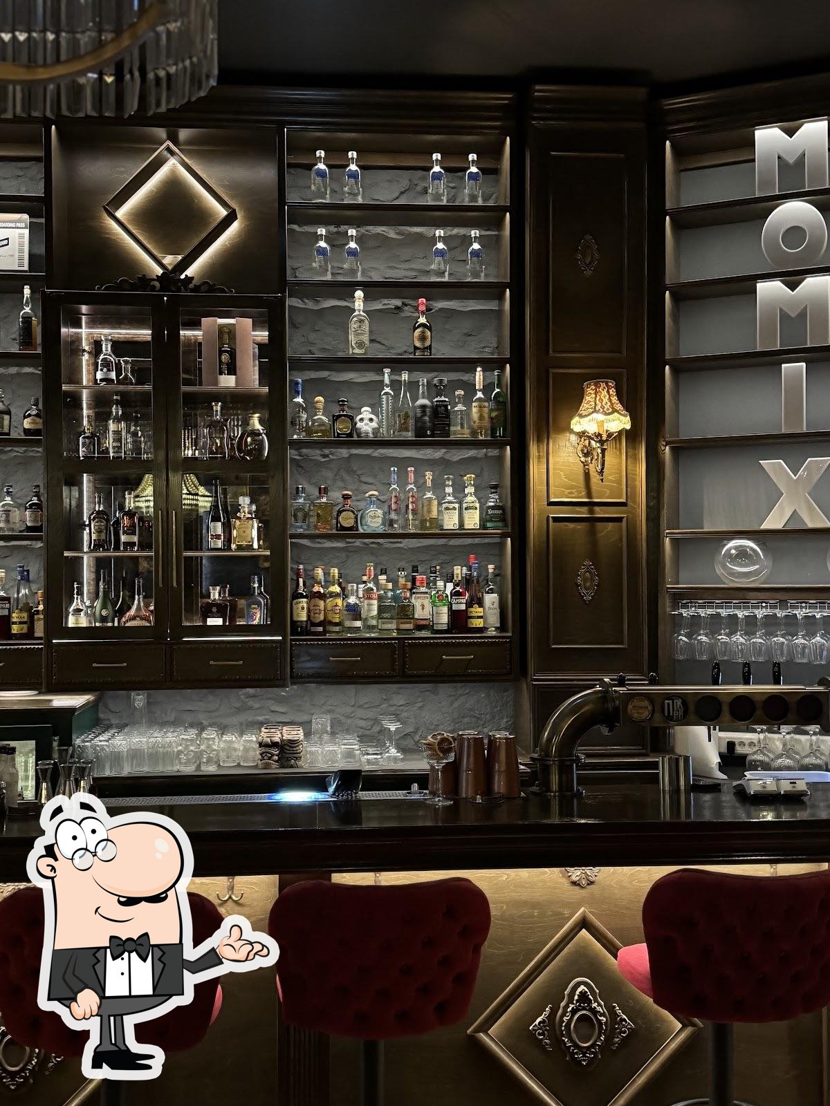 Забронируйте столик в "MoMix Bar Athens".