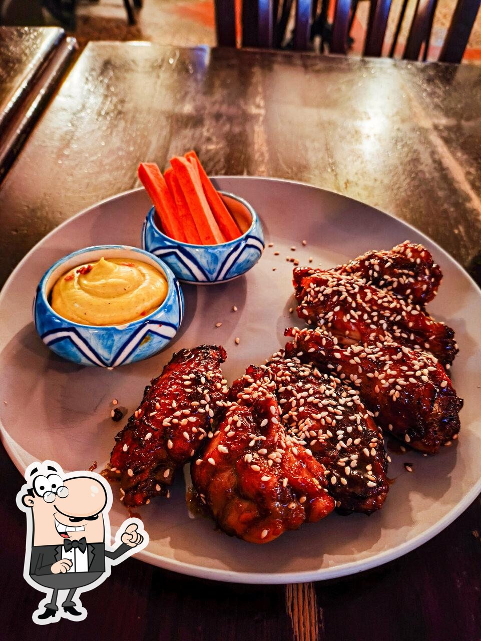 Интерьер "The Red Fox Pub & Grill".