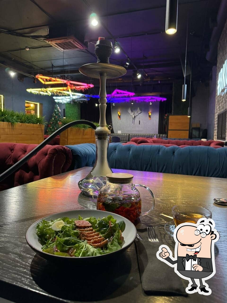Посмотрите на внутренний интерьер "Cocos lounge".