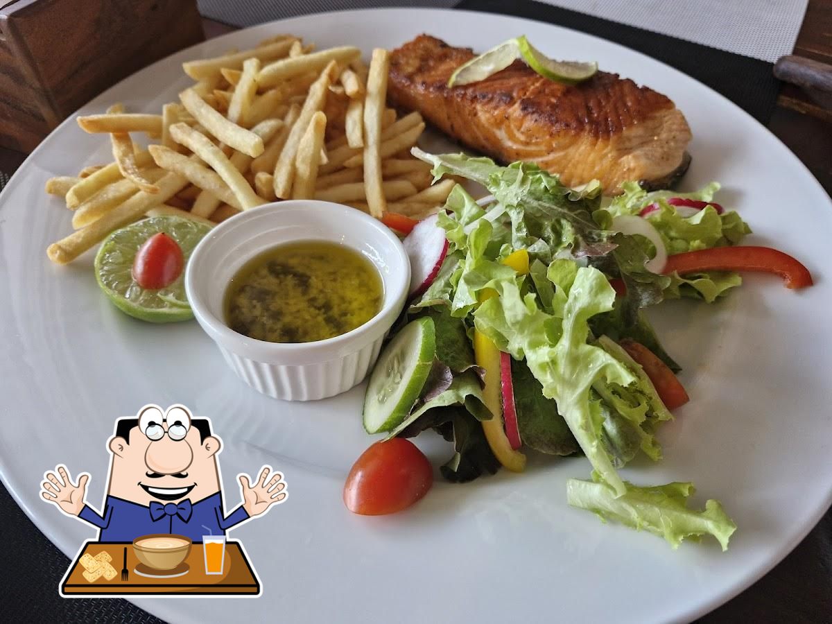 Блюда в "Bistro Walking Street french european thai food"