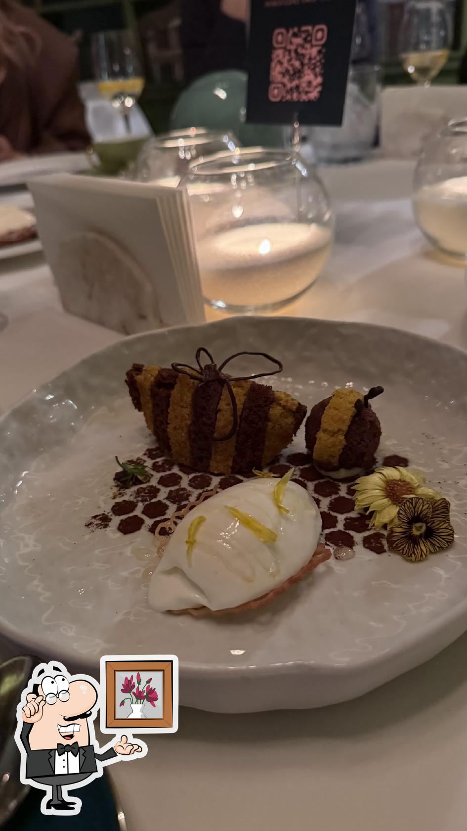 Посмотрите на внутренний интерьер "Butler".