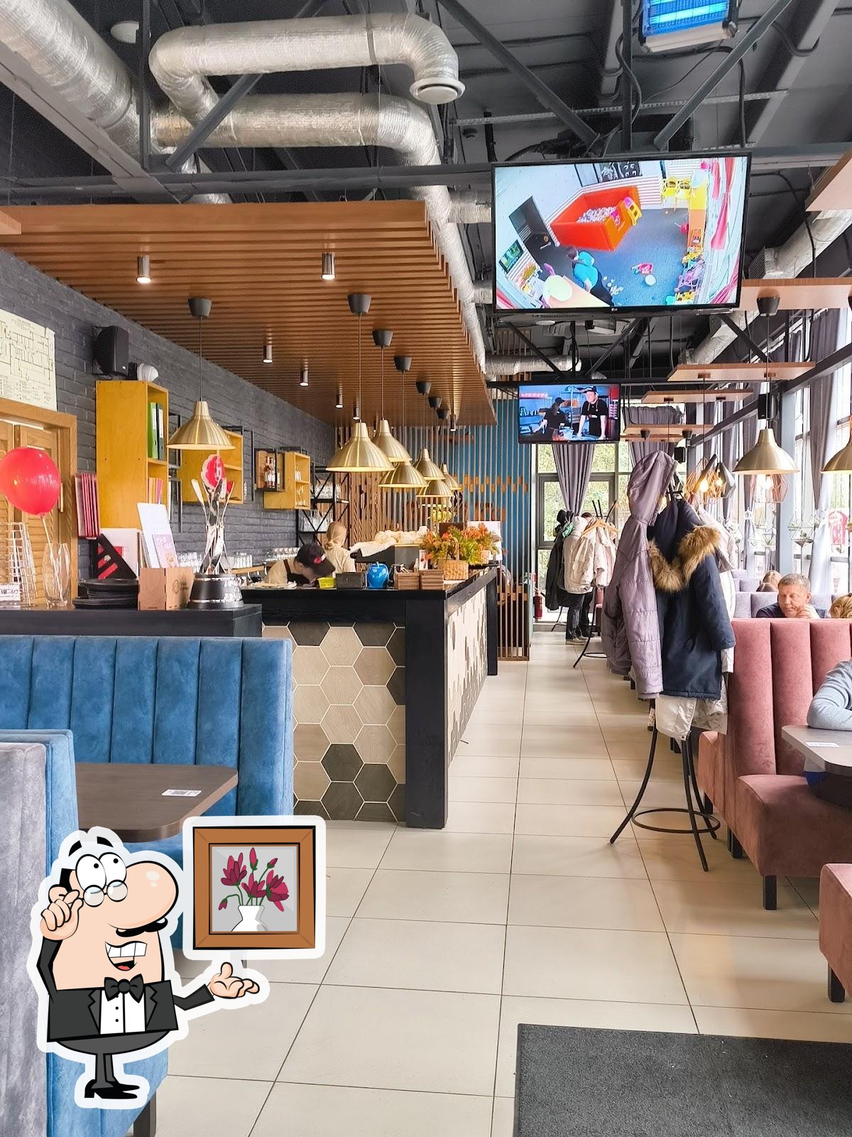 Забронируйте столик в "ПиццаФабрика".