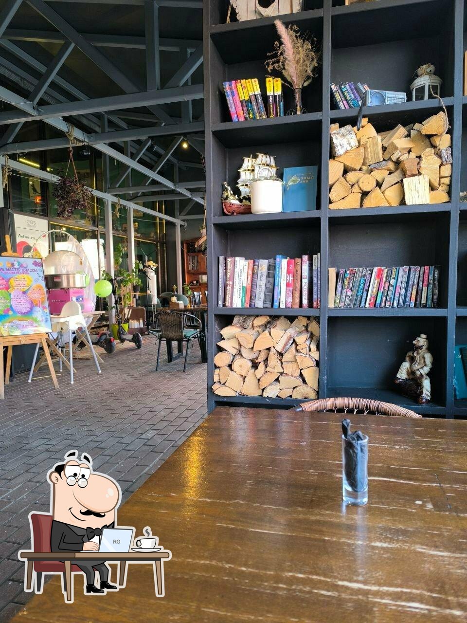 Интерьер "Gio's gastrobar".