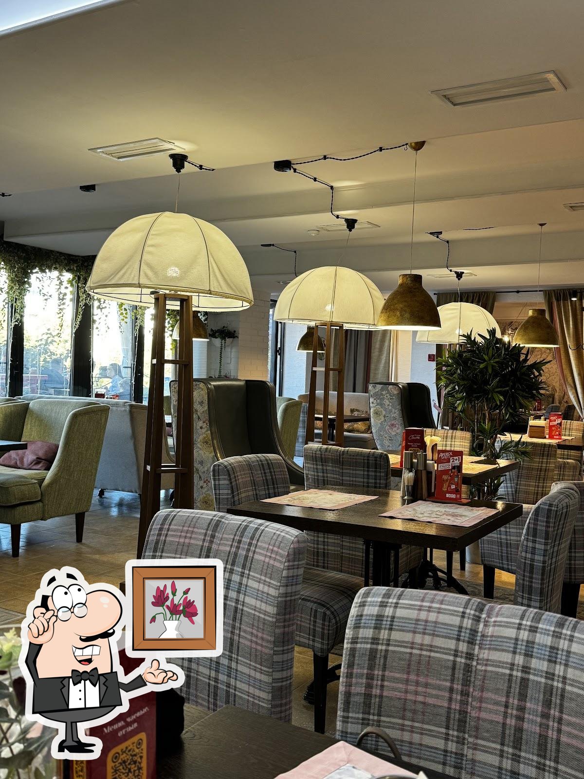 Посмотрите на внутренний интерьер "Сельпо".