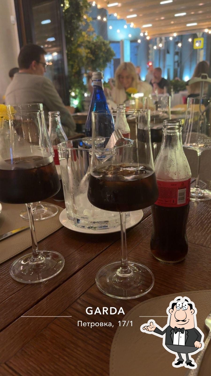 Посмотрите на внутренний интерьер "Garda".