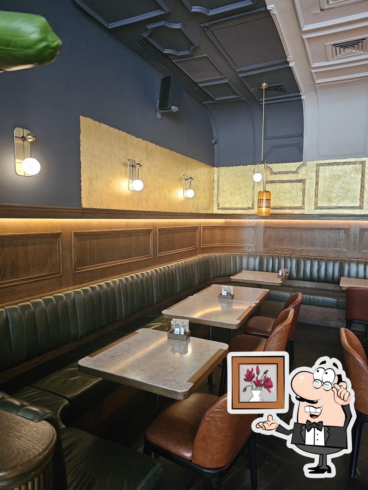 Посмотрите на внутренний интерьер "Torro Grill".