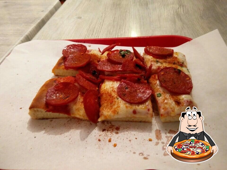Попробуйте пиццу в "Antica Pizzeria del Duomo. PUB Birreria Pizza a Taglio Panini Calzoni Sala Interna".