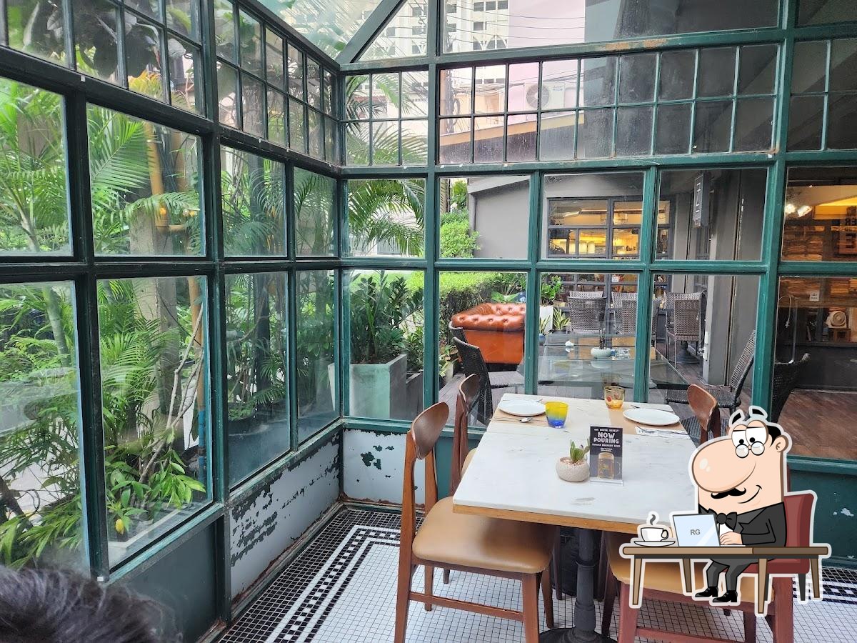 Забронируйте столик в "Mazzaro Boutique and Restaurant".