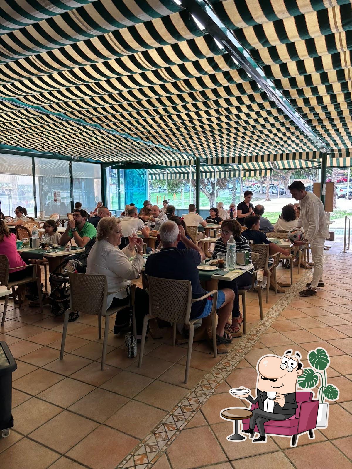 Интерьер "Restaurante El Pireo".