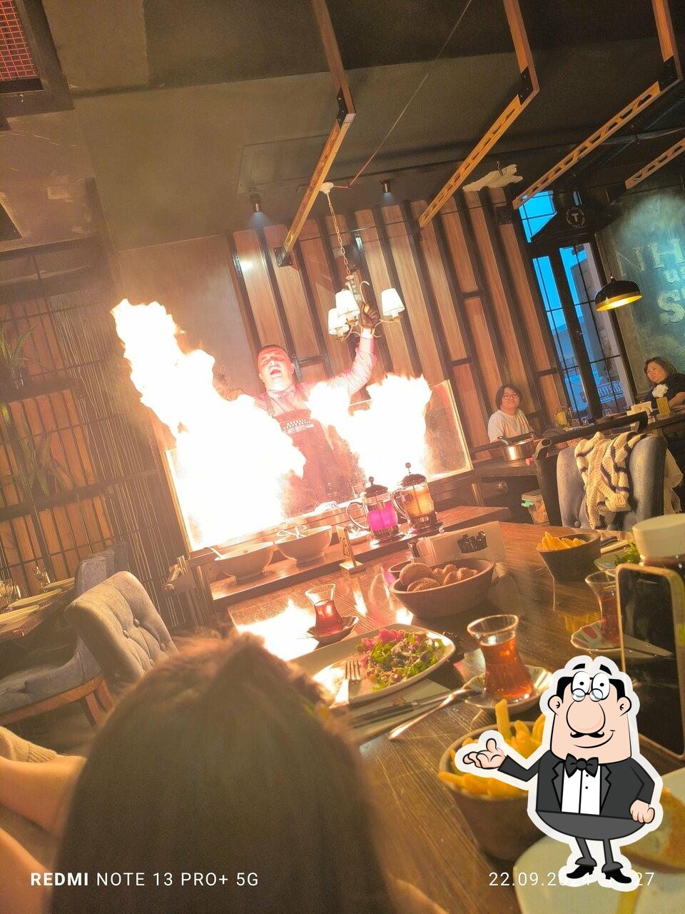 Интерьер "Merhaba Steakhouse".