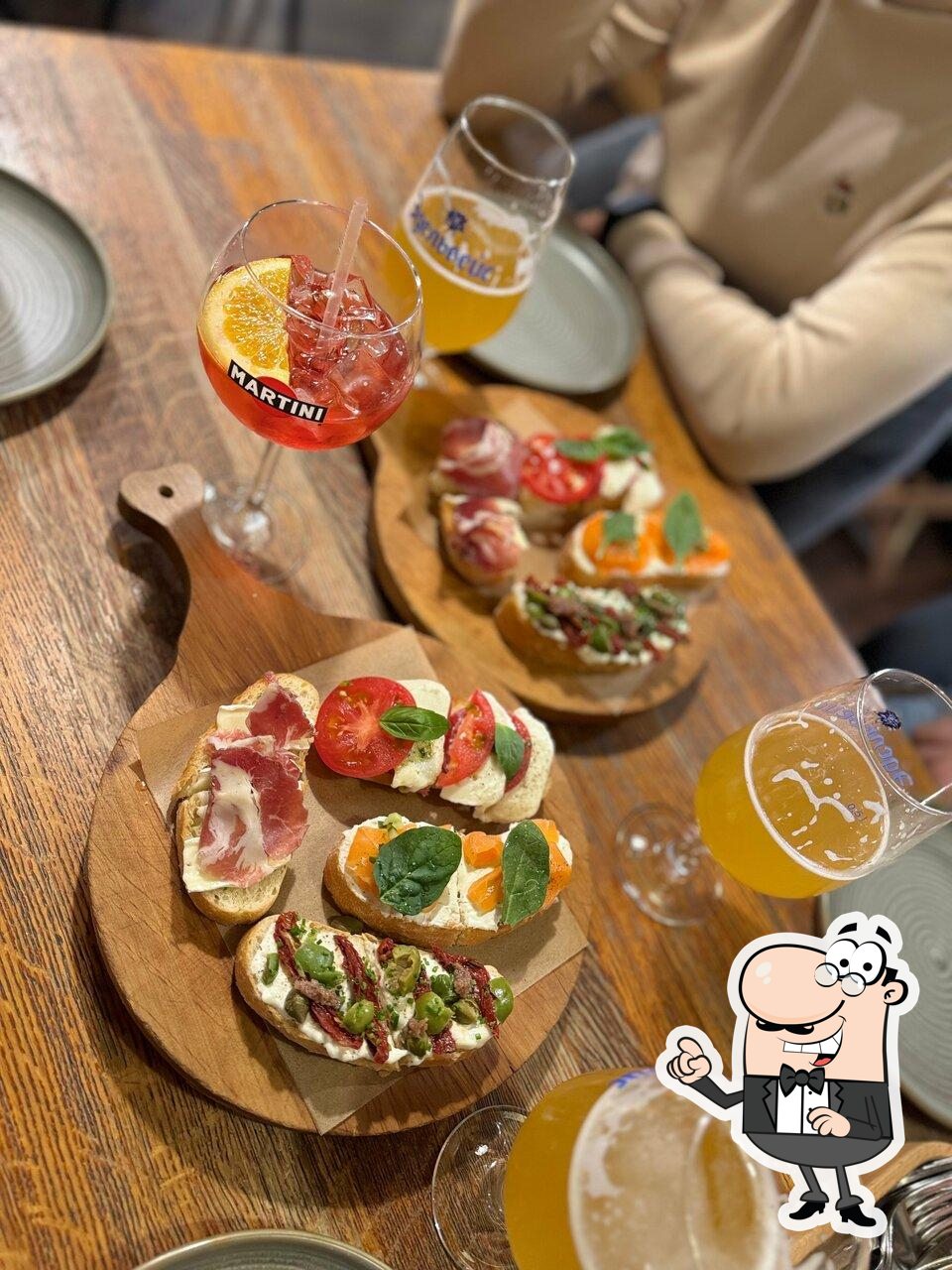 Посмотрите на внутренний интерьер "Марчеллис".