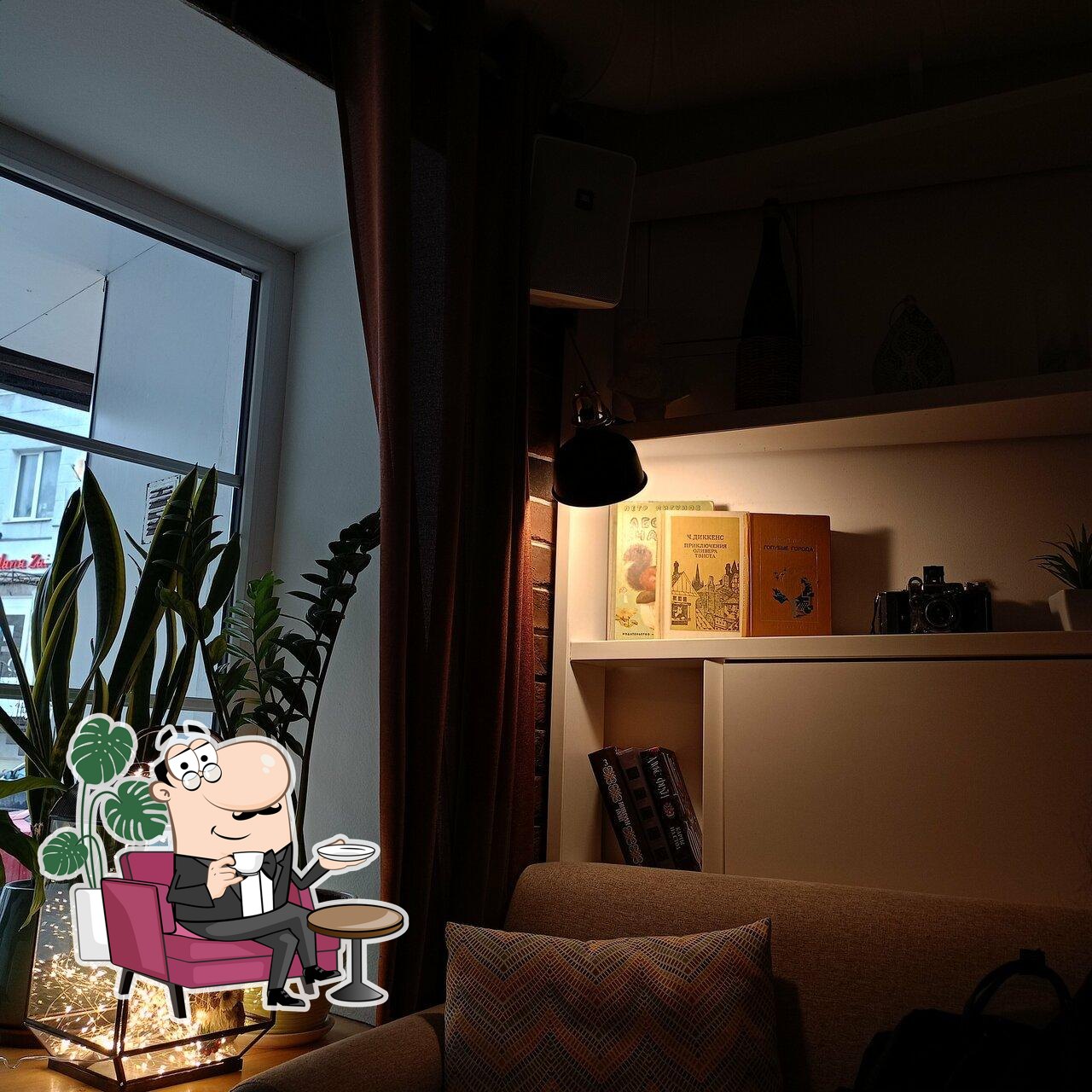 Посмотрите на внутренний интерьер "Брюггер".