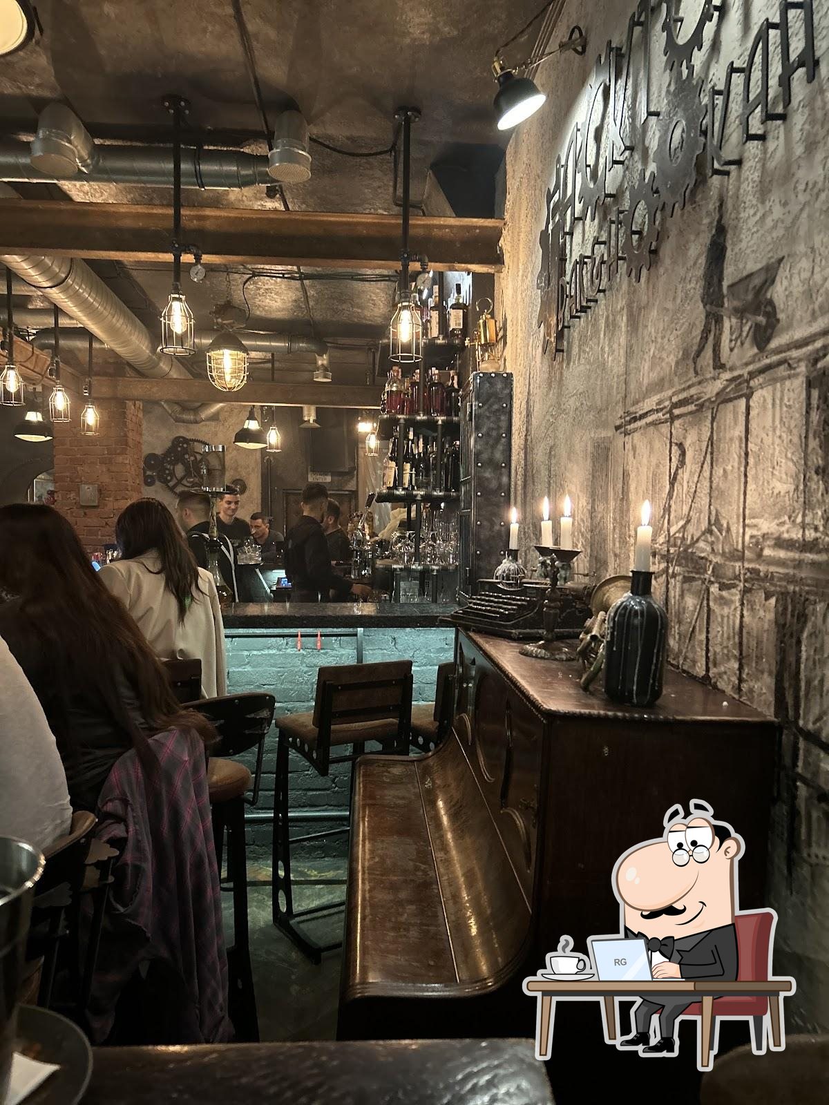 Посмотрите на внутренний интерьер "Facktory Bar & Hookah".