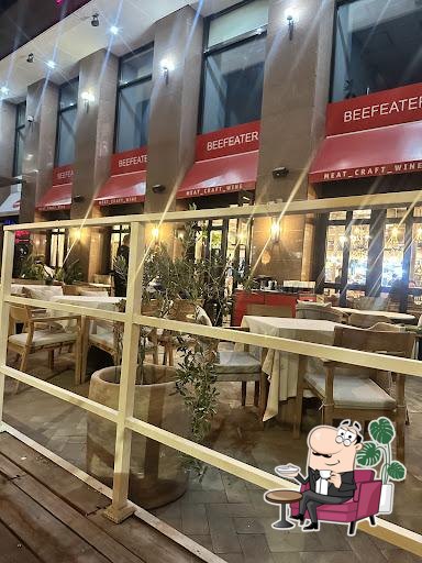 Интерьер "Beefeater Dostyk".