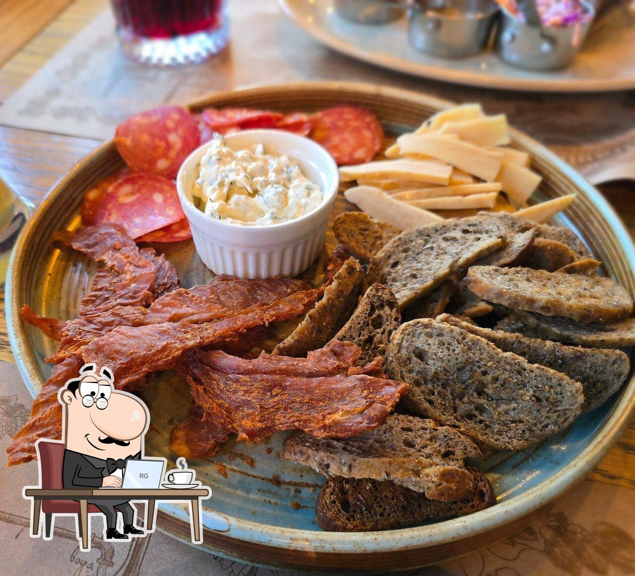 Посмотрите на внутренний интерьер "БрауМастер".