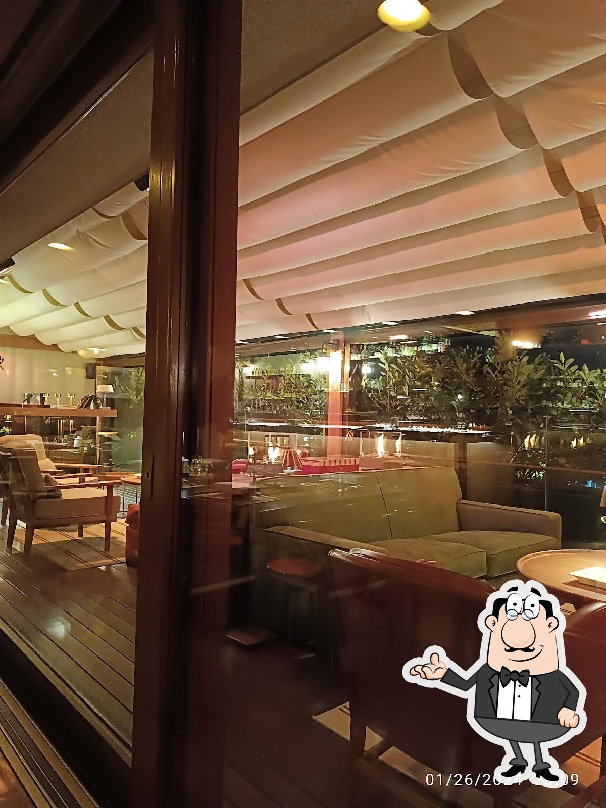 Забронируйте столик в "Ebisu rooftop restaurant".