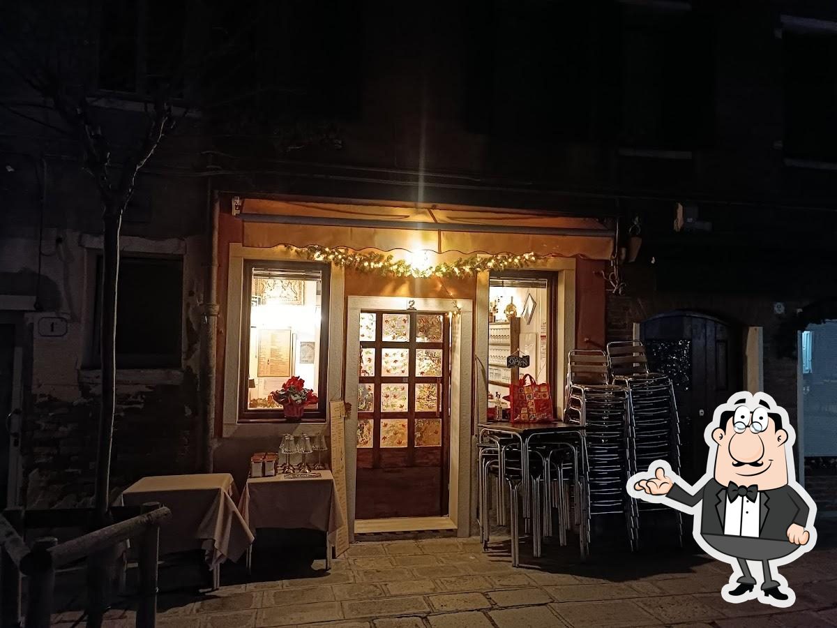 Забронируйте столик в "B Restaurant alla Vecchia Pescheria".