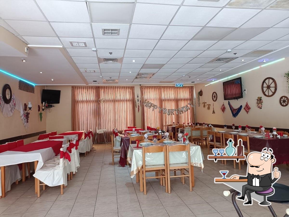 Интерьер "Basarabiya Restaurant".